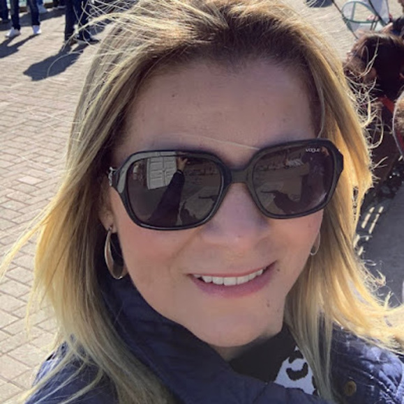 Meet your Posher, Jussara - Picture 1 of 1